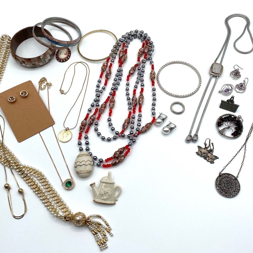 Jewelry Lot of Vintage to Modern Wearable Jewelry - Picture 2 of 13
